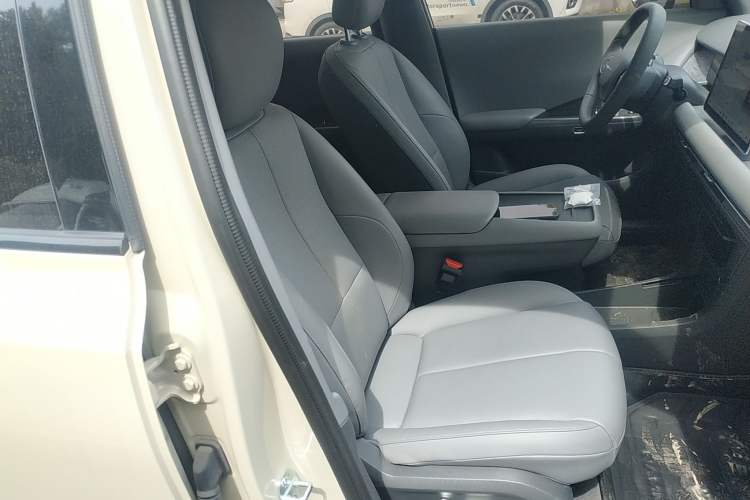 Used Dongfeng NAMMI 06 2025 471 Ultra Right Front Seat