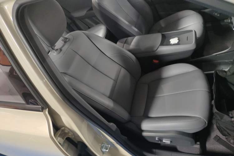 Used Dongfeng NAMMI 06 2025 471 Ultra Right Front Seat
