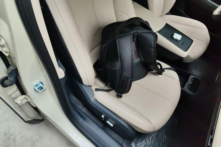 Used Dongfeng NAMMI 06 2025 401 Pro Right Front Seat