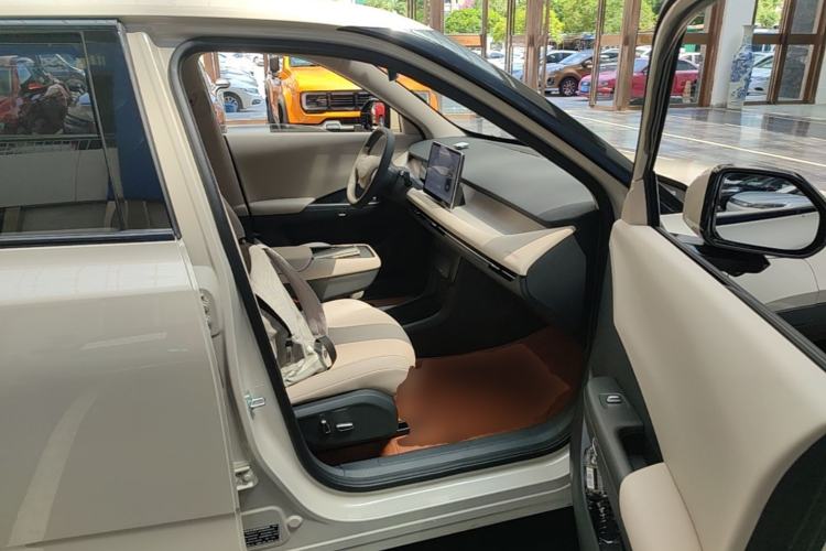Used Dongfeng NAMMI 06 2025 471 Ultra Right Front Seat