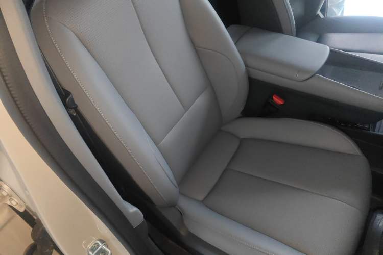 Used Dongfeng NAMMI 06 2025 471 Ultra Right Front Seat
