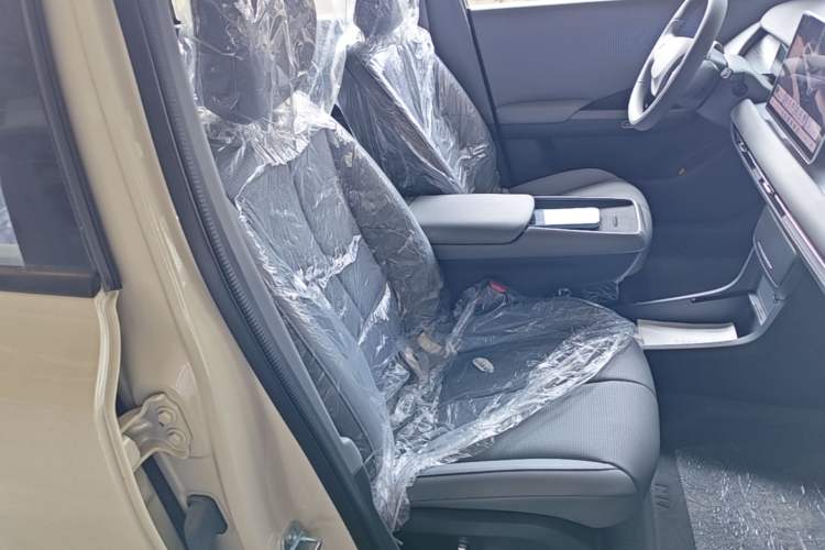 Used Dongfeng NAMMI 06 2025 471 Ultra Right Front Seat