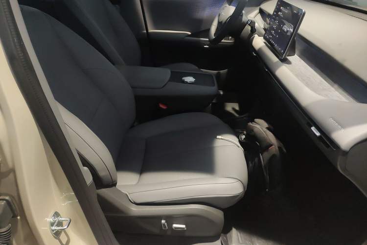 Used Dongfeng NAMMI 06 2025 471 Ultra Right Front Seat