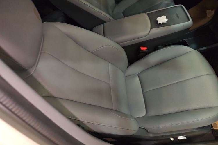 Used Dongfeng NAMMI 06 2025 471 Ultra Right Front Seat