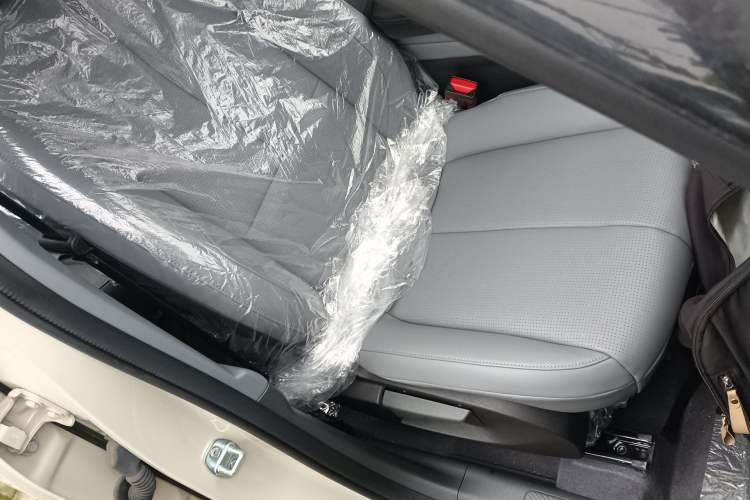 Used Dongfeng NAMMI 06 2025 401 Air Right Front Seat