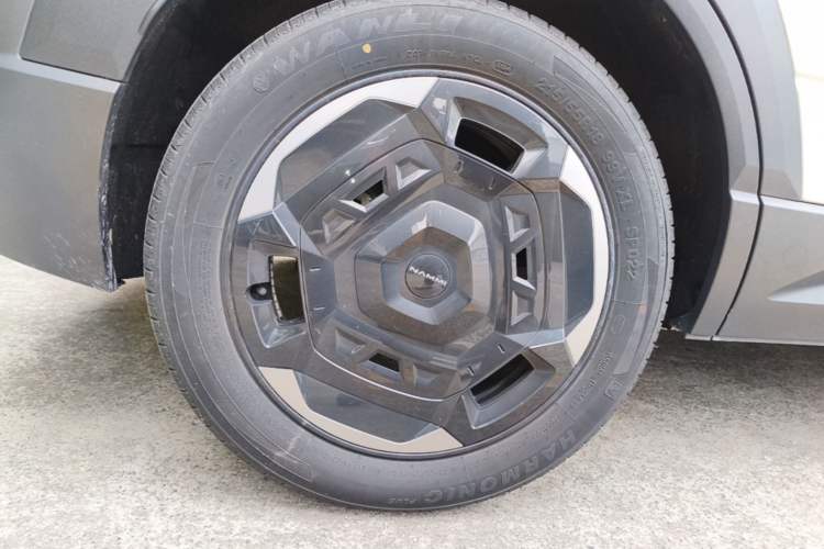 Used Dongfeng NAMMI 06 2025 471 Ultra Right Rear Wheel Hub