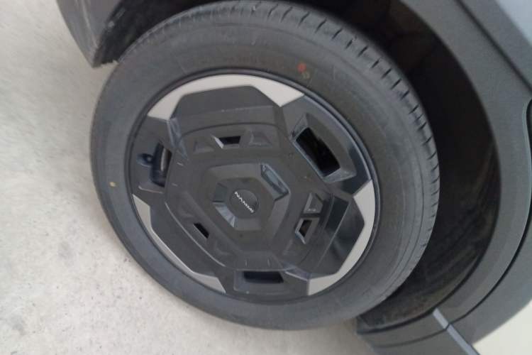 Used Dongfeng NAMMI 06 2025 471 Ultra Right Rear Wheel Hub