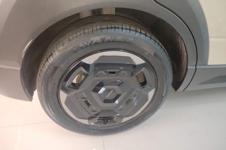 Used Dongfeng NAMMI 06 2025 471 Ultra Right Rear Wheel Hub