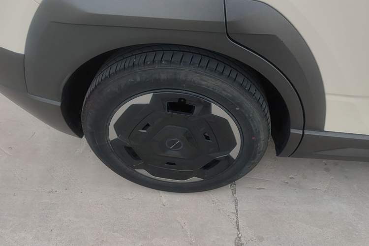 Used Dongfeng NAMMI 06 2025 471 Ultra Right Rear Wheel Hub