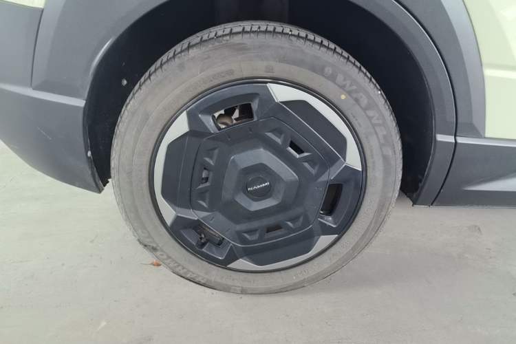 Used Dongfeng NAMMI 06 2025 471 Ultra Right Rear Wheel Hub