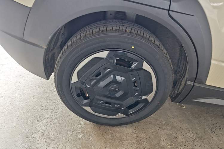 Used Dongfeng NAMMI 06 2025 471 Ultra Right Rear Wheel Hub