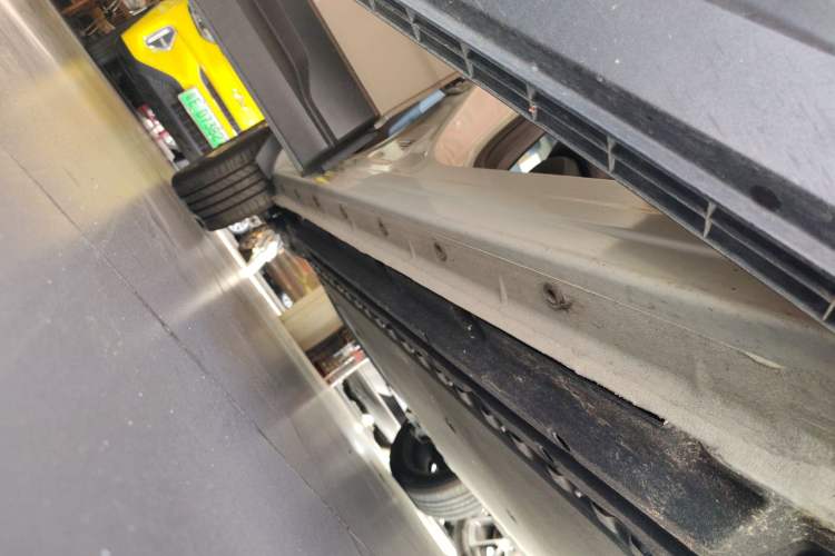 Used Dongfeng NAMMI 06 2025 471 Ultra Right Side Sill