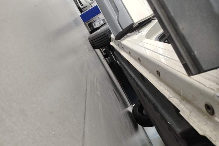 Used Dongfeng NAMMI 06 2025 401 Air Right Side Sill