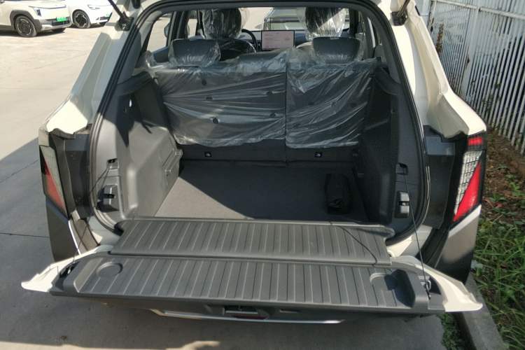 Used Dongfeng NAMMI 06 2025 401 Air Trunk