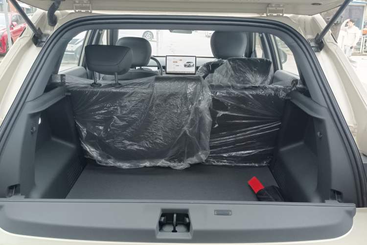Used Dongfeng NAMMI 06 2025 401 Air Trunk