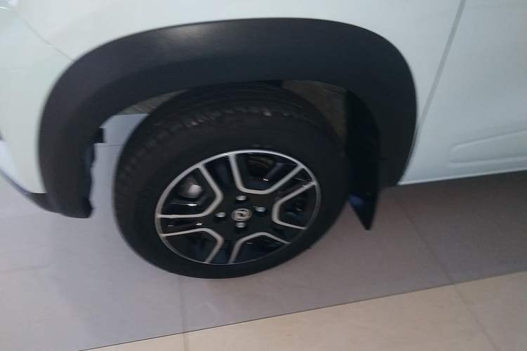 Used Dongfeng NAMMI BOX 2022 Chasing Wind Edition 331 km Standard Model Exterior 7