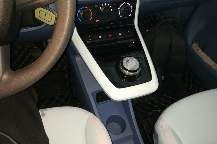 Used Dongfeng NAMMI BOX 2022 Chasing Wind Edition 331 km Standard Model Gear Lever