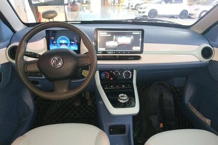 Used Dongfeng NAMMI BOX 2022 Chasing Wind Edition 331 km Standard Model Interior 2