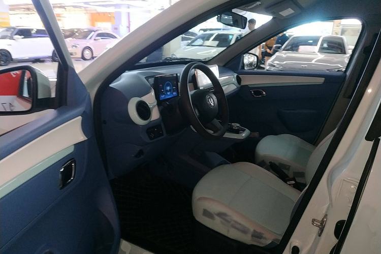 Used Dongfeng NAMMI BOX 2022 Chasing Wind Edition 331 km Standard Model Interior 3