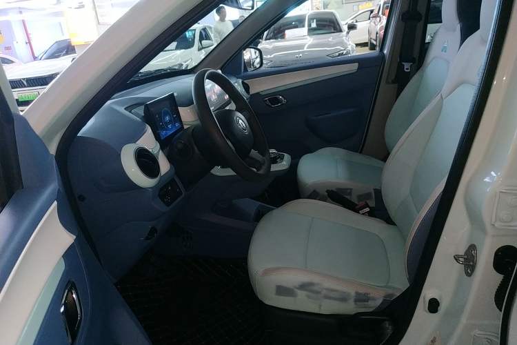 Used Dongfeng NAMMI BOX 2022 Chasing Wind Edition 331 km Standard Model Left Front Seat