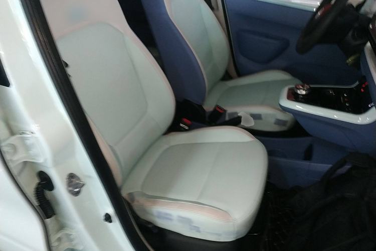 Used Dongfeng NAMMI BOX 2022 Chasing Wind Edition 331 km Standard Model Right Front Seat