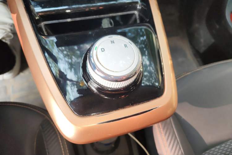 Used Dongfeng NAMMI BOX 2022 Champion Edition Light Wind Version 201KM Standard Model Gear Lever