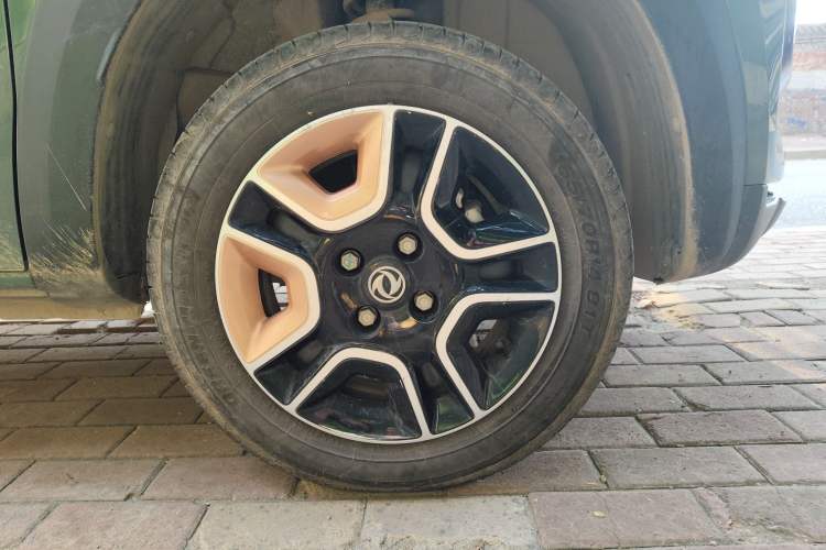 Used Dongfeng NAMMI BOX 2022 Champion Edition Light Wind Version 201KM Standard Model Right Front Wheel Hub