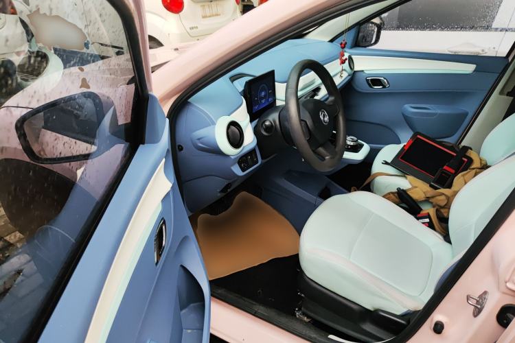 Used Dongfeng NAMMI BOX 2022 Light Wind Edition 201KM Lightning Model Driver Seat