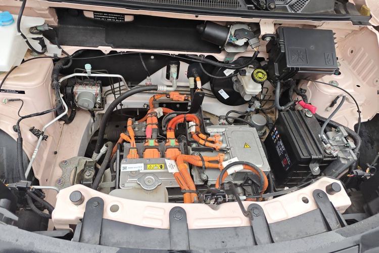 Used Dongfeng NAMMI BOX 2022 Chasing Wind Edition 331 km Standard Model Engine Bay
