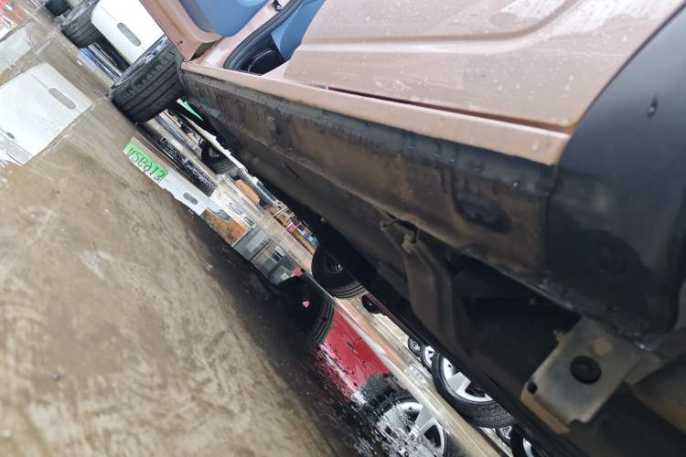 Used Dongfeng NAMMI BOX 2022 Chasing Wind Edition 331 km Standard Model Left Side Sill