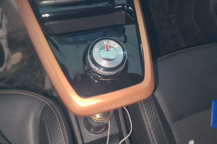 Used Dongfeng NAMMI BOX 2022 Chasing Wind Edition 331KM Advanced Model Gear Lever