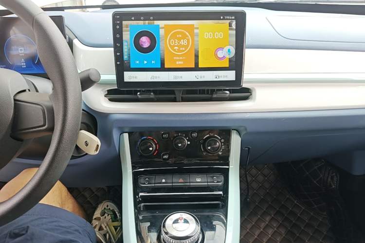 Used Dongfeng NAMMI BOX 2022 Chasing Wind Edition 331 km Standard Model Audio And AC Panel