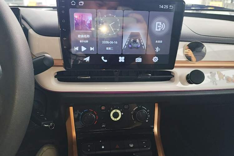 Used Dongfeng NAMMI BOX 2022 Revised Light Wind Edition 201 km Standard Version Audio And AC Panel
