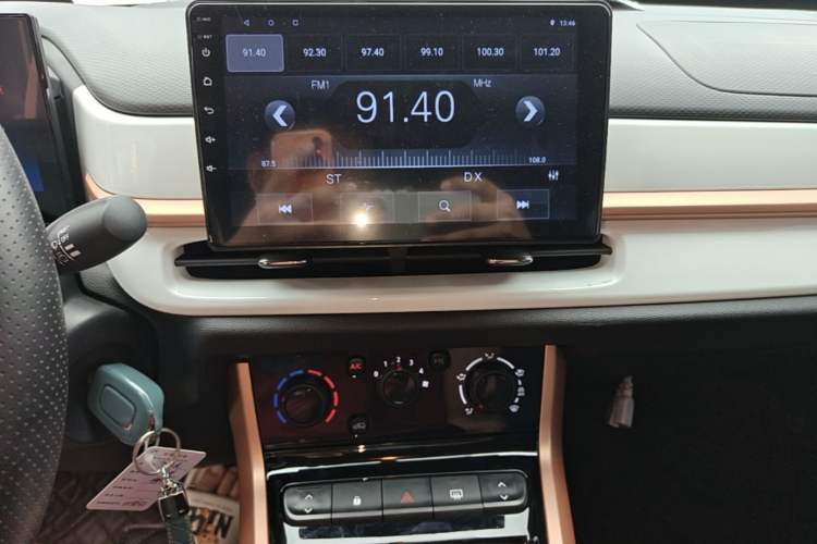 Used Dongfeng NAMMI BOX 2022 Chasing Wind Edition 331 km Standard Model Audio And AC Panel