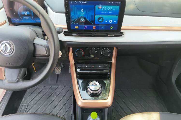 Used Dongfeng NAMMI BOX 2022 Revised Light Wind Edition 201 km Standard Version Audio And AC Panel