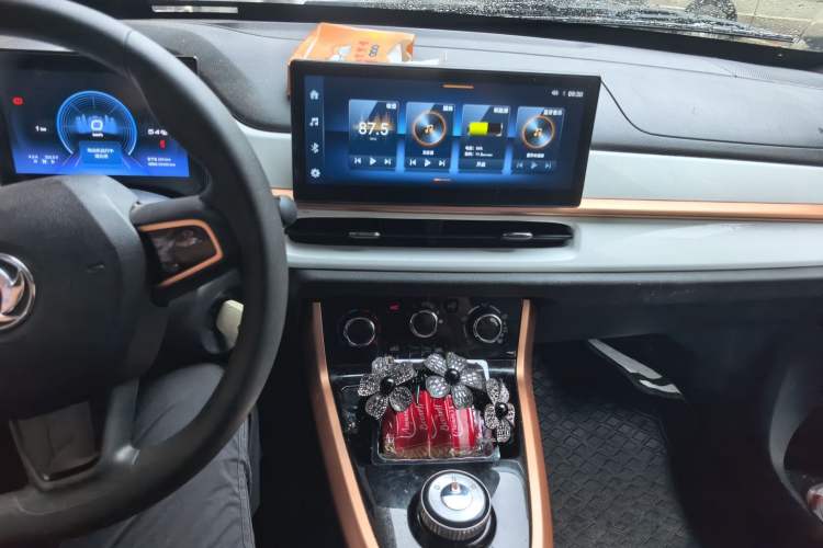 Used Dongfeng NAMMI BOX 2022 Light Wind Edition 201KM Advanced Model Audio And AC Panel