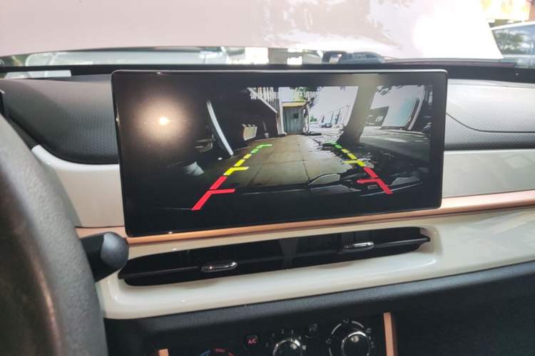 Used Dongfeng NAMMI BOX 2022 Light Wind Edition 201KM Advanced Model Audio And AC Panel