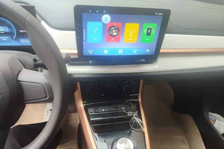 Used Dongfeng NAMMI BOX 2022 Chasing Wind Edition 331 km Standard Model Audio And AC Panel