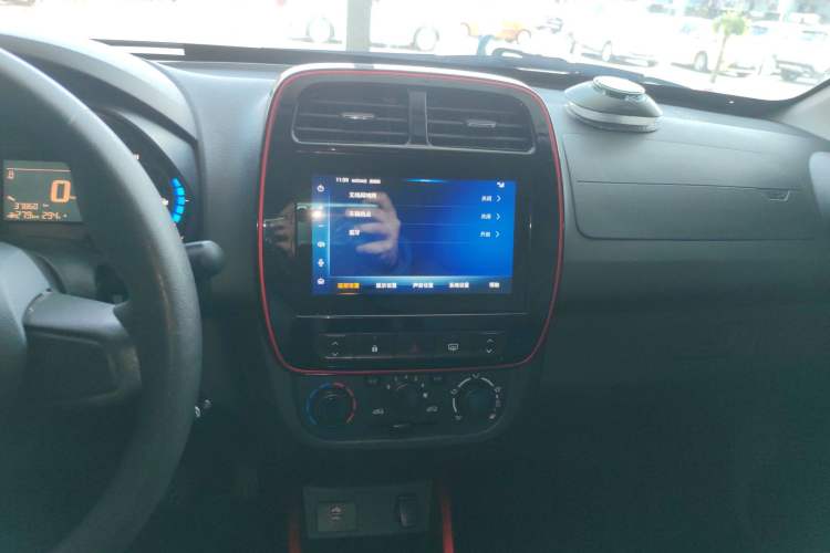 Used Dongfeng NAMMI BOX 2022 Chasing Wind Edition 331 km Standard Model Audio And AC Panel