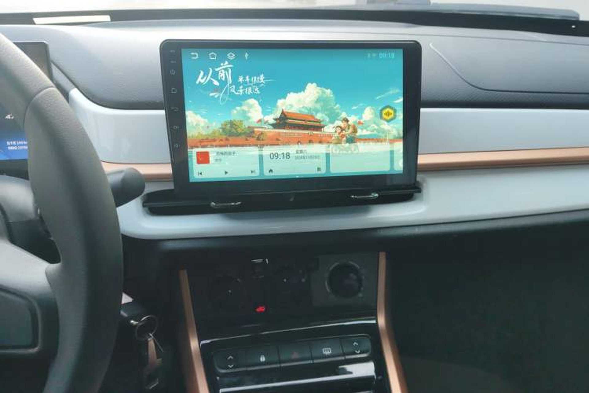 Used Dongfeng NAMMI BOX 2022 Chasing Wind Edition 331 km Standard Model Audio And AC Panel