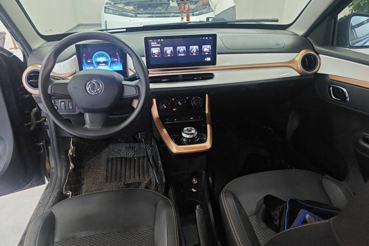 Used Dongfeng NAMMI BOX 2022 Light Wind Edition 201KM Lightning Model Center Console