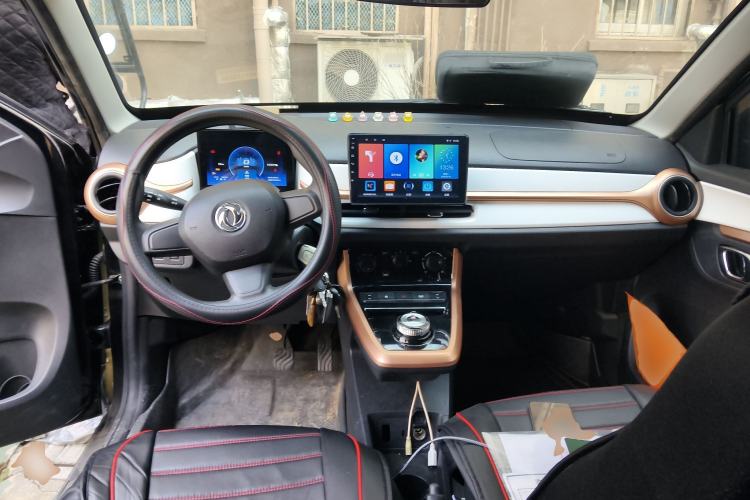 Used Dongfeng NAMMI BOX 2022 Revised Light Wind Edition 201 km Standard Version Center Console