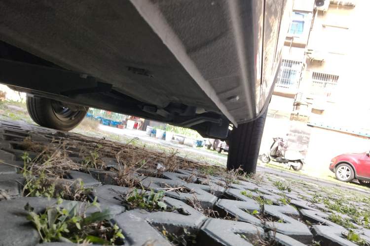 Used Dongfeng NAMMI BOX 2022 Revised Light Wind Edition 201 km Standard Version Chassis Front Left
