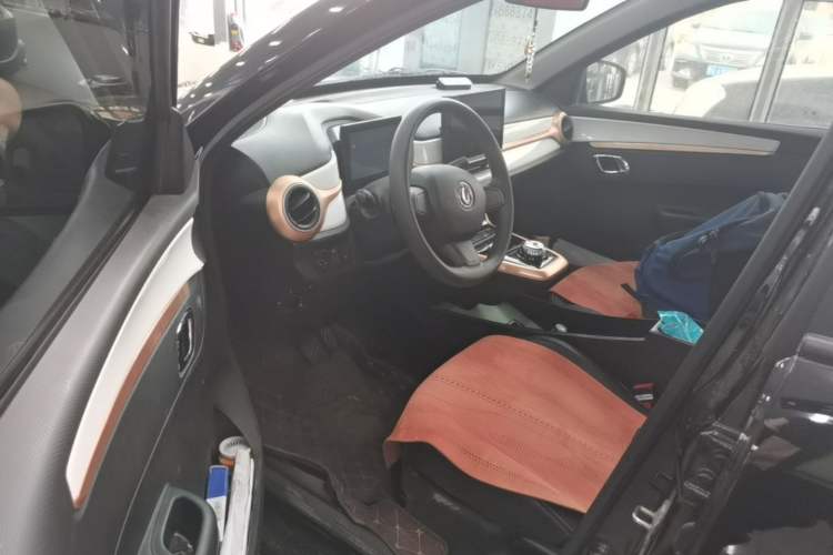Used Dongfeng NAMMI BOX 2022 Chasing Wind Edition 331 km Standard Model Driver Seat
