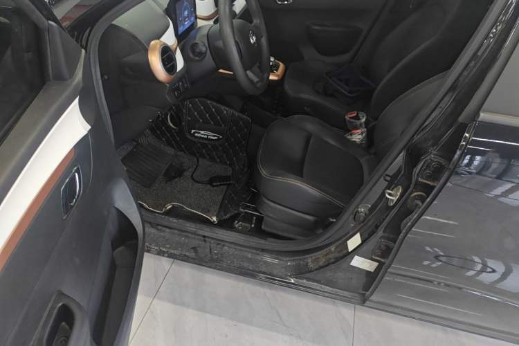 Used Dongfeng NAMMI BOX 2022 Light Wind Edition 201KM Lightning Model Driver Seat