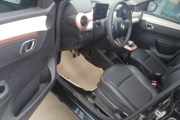 Used Dongfeng NAMMI BOX 2022 Chasing Wind Edition 331 km Standard Model Driver Seat