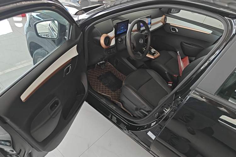 Used Dongfeng NAMMI BOX 2022 Chasing Wind Edition 331KM Advanced Model Driver Seat