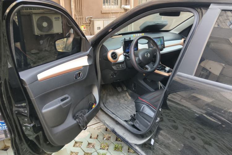 Used Dongfeng NAMMI BOX 2022 Revised Light Wind Edition 201 km Standard Version Driver Seat