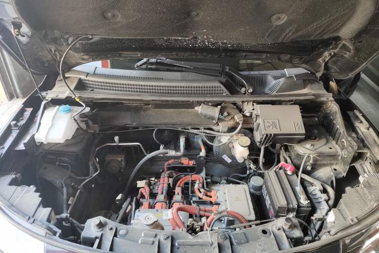 Used Dongfeng NAMMI BOX 2022 Chasing Wind Edition 331 km Standard Model Engine Bay