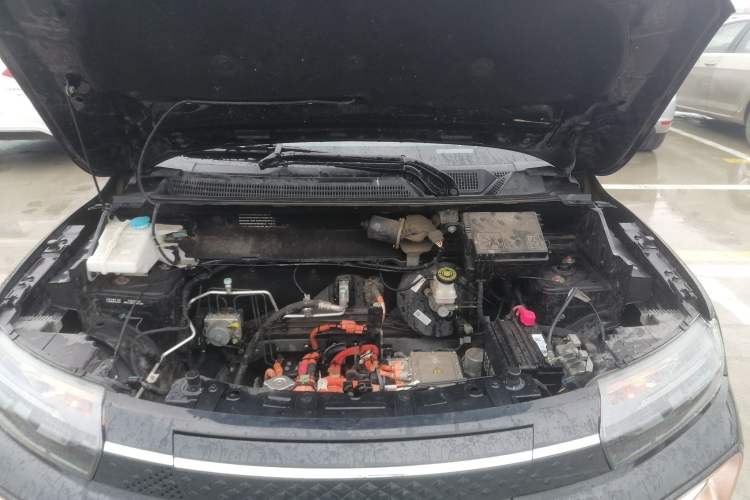 Used Dongfeng NAMMI BOX 2022 Chasing Wind Edition 331 km Standard Model Engine Bay